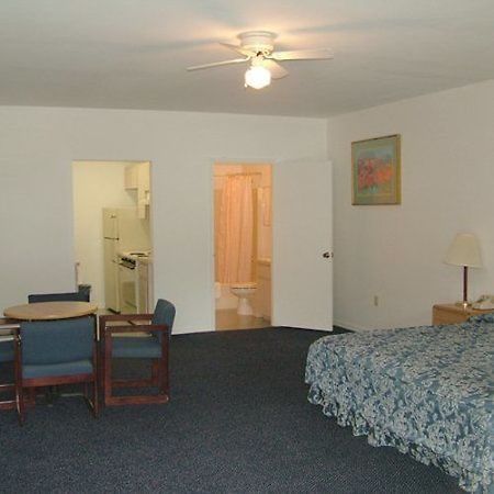 Beverly Hills Motel Стая снимка